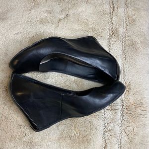 Kenneth Cole wedge heels